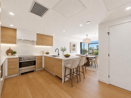 Photo 9 at 504 - 6485 Manitoba Street, Oakridge VW, Vancouver West