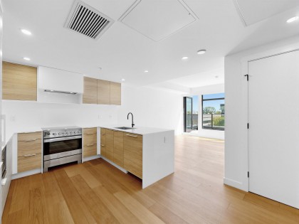 Photo 10 at 504 - 6485 Manitoba Street, Oakridge VW, Vancouver West