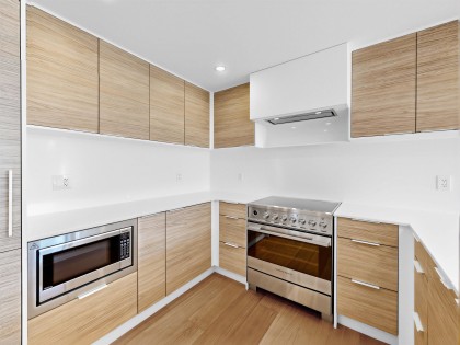 Photo 18 at 504 - 6485 Manitoba Street, Oakridge VW, Vancouver West