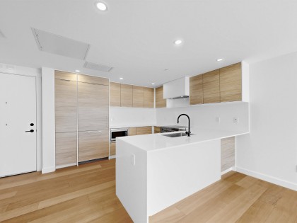 Photo 4 at 504 - 6485 Manitoba Street, Oakridge VW, Vancouver West