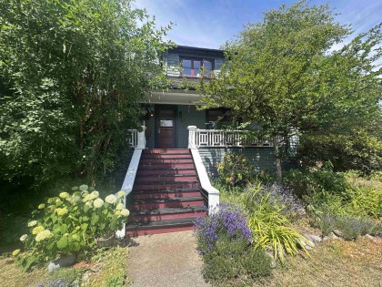 Photo 2 at 364 E 14th Street, Central Lonsdale, North Vancouver