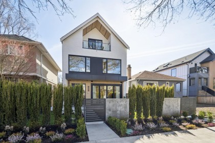 Photo 2 at 2 - 3036 W 13th Avenue, Vancouver West
