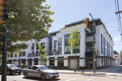 Photo 2 at 310 - 3668 W 10th Avenue, Kitsilano, Vancouver West