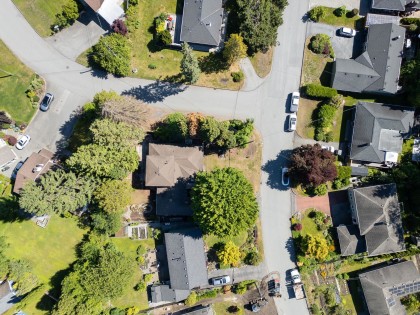 Photo 2 at 2495 Lauralynn Drive, Westlynn, North Vancouver