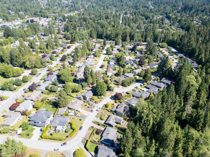 Photo 3 at 2495 Lauralynn Drive, Westlynn, North Vancouver