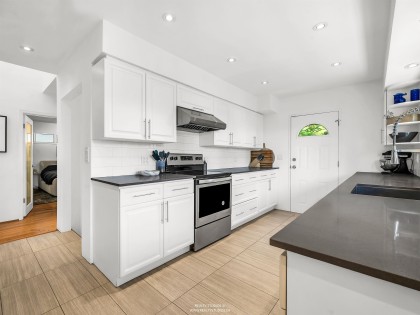 Photo 14 at 947 Evergreen Place, Edgemont, North Vancouver