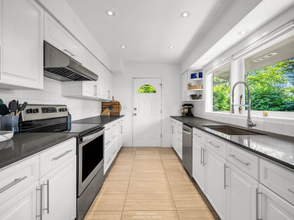 Photo 15 at 947 Evergreen Place, Edgemont, North Vancouver