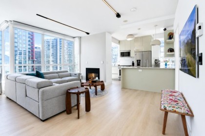Photo 3 at 1909 - 1239 W Georgia Street, Coal Harbour, Vancouver West