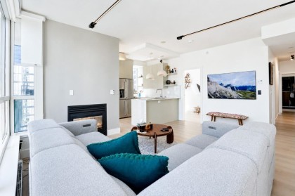 Photo 4 at 1909 - 1239 W Georgia Street, Coal Harbour, Vancouver West