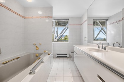 Photo 22 at 502 - 1012 Beach Avenue, Yaletown, Vancouver West