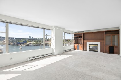 Photo 3 at 502 - 1012 Beach Avenue, Yaletown, Vancouver West