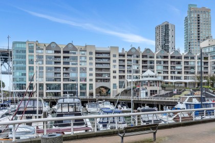 Photo 1 at 502 - 1012 Beach Avenue, Yaletown, Vancouver West