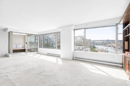 Photo 5 at 502 - 1012 Beach Avenue, Yaletown, Vancouver West