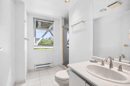 Photo 18 at 502 - 1012 Beach Avenue, Yaletown, Vancouver West