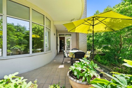 Photo 2 at 102 - 5850 Balsam Street, Kerrisdale, Vancouver West
