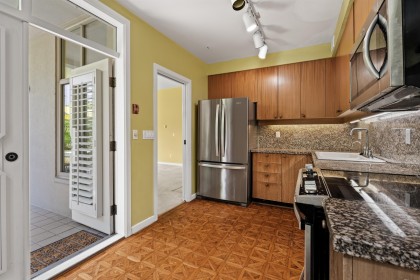 Photo 14 at 102 - 5850 Balsam Street, Kerrisdale, Vancouver West