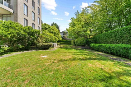Photo 8 at 102 - 5850 Balsam Street, Kerrisdale, Vancouver West