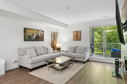 Photo 4 at 102 - 2832 Capilano Road, Capilano NV, North Vancouver