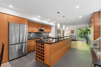 Photo 8 at 102 - 2832 Capilano Road, Capilano NV, North Vancouver