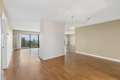 Photo 7 at 8 - 2206 Folkestone Way, Panorama Village, West Vancouver