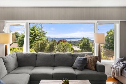 Photo 1 at 674 Blueridge Avenue, Canyon Heights NV, North Vancouver