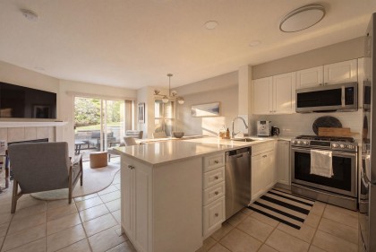 Photo 3 at 21 - 1550 Larkhall Crescent, Northlands, North Vancouver