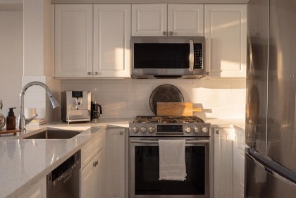 Photo 4 at 21 - 1550 Larkhall Crescent, Northlands, North Vancouver