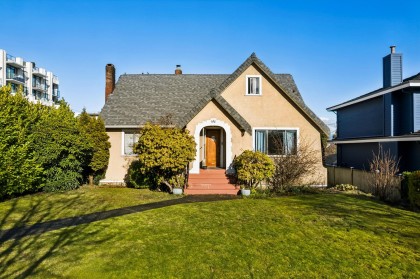 Photo 2 at 475 W 27th Avenue, Cambie, Vancouver West