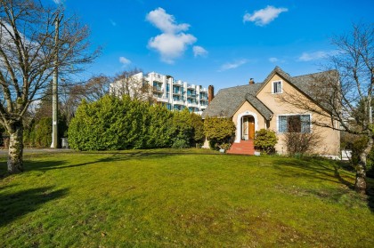 Photo 3 at 475 W 27th Avenue, Cambie, Vancouver West