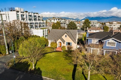 Photo 5 at 475 W 27th Avenue, Cambie, Vancouver West
