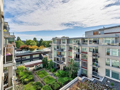 Photo 15 at 710 - 2228 W Broadway, Vancouver West