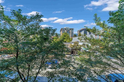 Photo 13 at 214 - 1355 Bellevue Avenue, Ambleside, West Vancouver