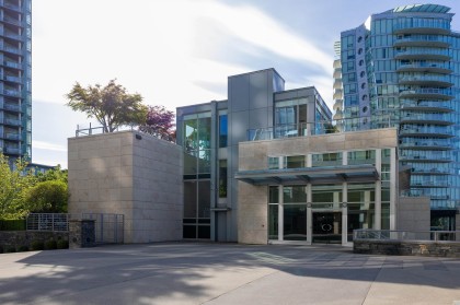Photo 2 at 410 Beach Crescent, Yaletown, Vancouver West