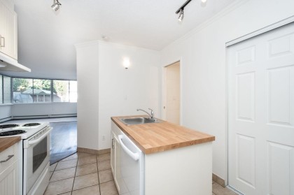 Photo 11 at 108 - 1425 Esquimalt Avenue, Ambleside, West Vancouver