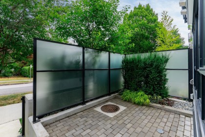 Photo 4 at 11 - 520 W 28th Avenue, Vancouver West