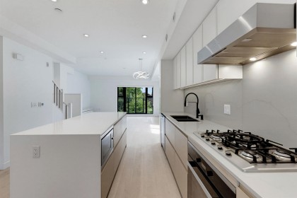 Photo 7 at 18 - 520 W 28th Avenue, Vancouver West