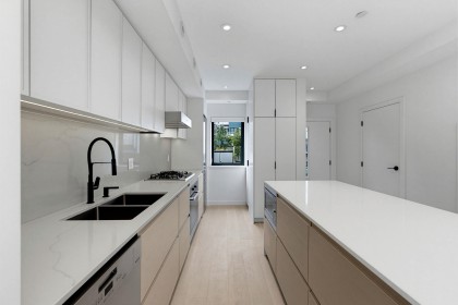 Photo 9 at 18 - 520 W 28th Avenue, Vancouver West