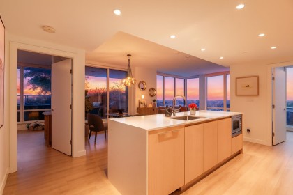 Photo 3 at 706 - 1500 Fern Street, Lynnmour, North Vancouver