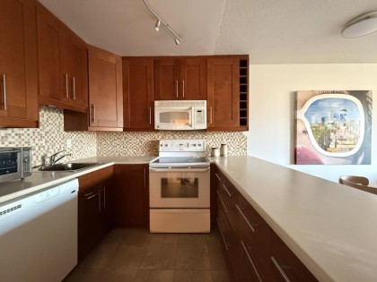 Photo 6 at 302 - 1877 W 5th Avenue, Kitsilano, Vancouver West