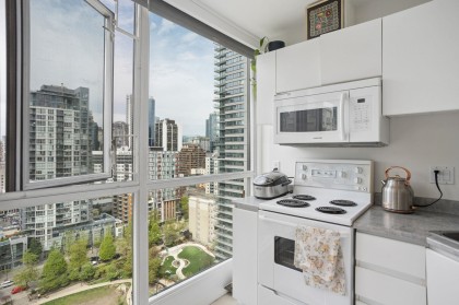 Photo 4 at 2101 - 1188 Richards Street, Yaletown, Vancouver West