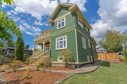Photo 4 at 848 E 6th Street, Queensbury, North Vancouver