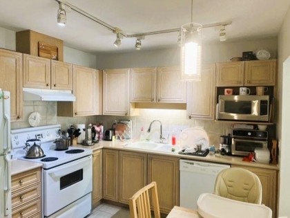 Photo 7 at 204 - 5683 Hampton Place, University VW, Vancouver West