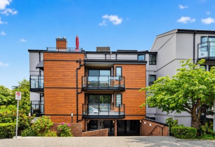 Photo 2 at 206 - 1340 Duchess Avenue, Ambleside, West Vancouver