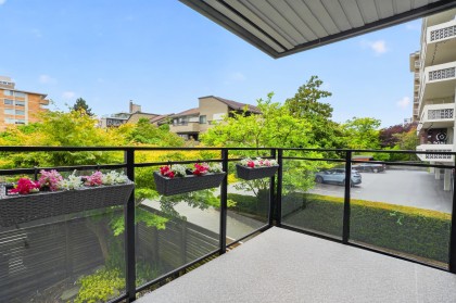 Photo 26 at 206 - 1340 Duchess Avenue, Ambleside, West Vancouver