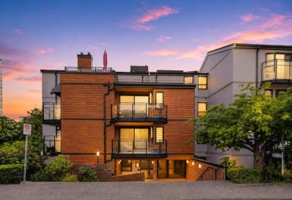 Photo 1 at 206 - 1340 Duchess Avenue, Ambleside, West Vancouver
