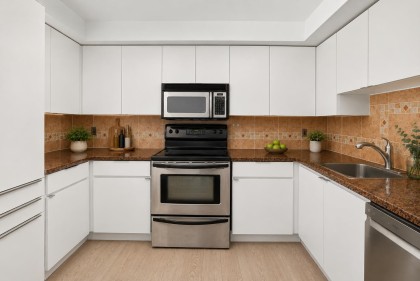 Photo 5 at 206 - 1340 Duchess Avenue, Ambleside, West Vancouver