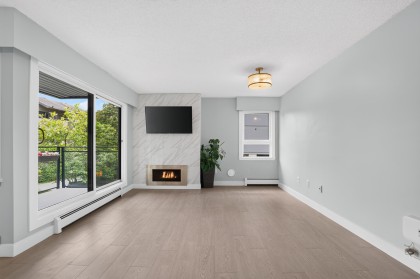 Photo 11 at 206 - 1340 Duchess Avenue, Ambleside, West Vancouver