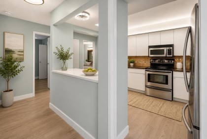 Photo 4 at 206 - 1340 Duchess Avenue, Ambleside, West Vancouver