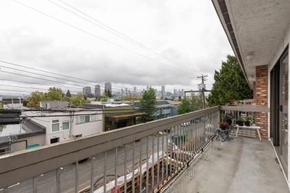 Photo 23 at 305 - 2080 Maple Street, Kitsilano, Vancouver West