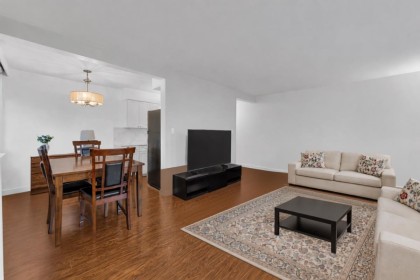 Photo 3 at 1 - 1420 Chesterfield Avenue, Central Lonsdale, North Vancouver